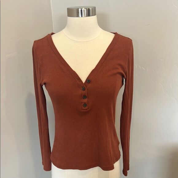 Madewell Rust  Henley Top - Picture 1 of 5